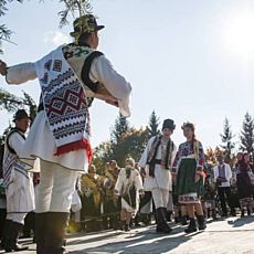 Обласне фольклорно-етнографічне свято «Осінь весільна»
